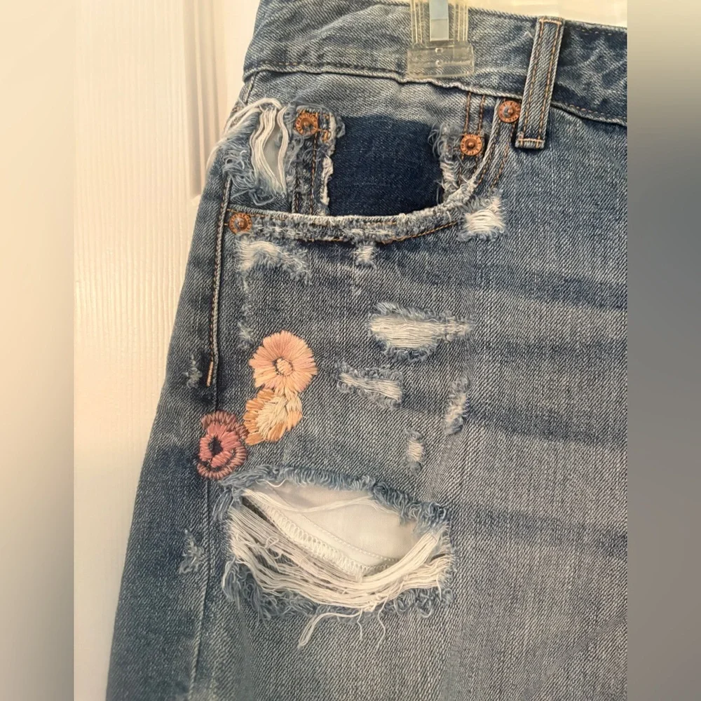 American Eagle, Blue Distressed Jean Shorts with Floral Embroidery, Sz. 14 - Picture 3 of 9